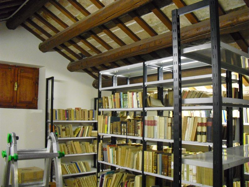 Come eliminare i tarli dalle travi di una biblioteca Come eliminare i tarli